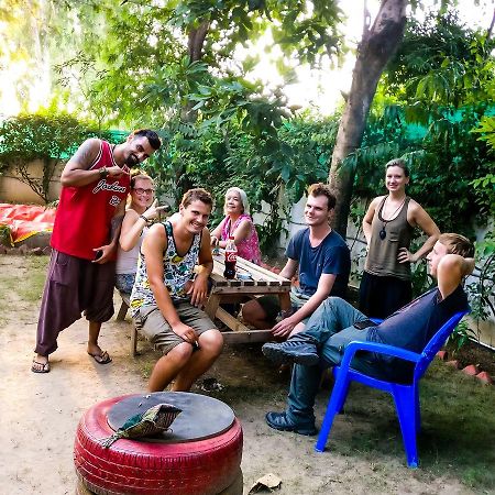 Roots Hostel Ню Делхи Екстериор снимка