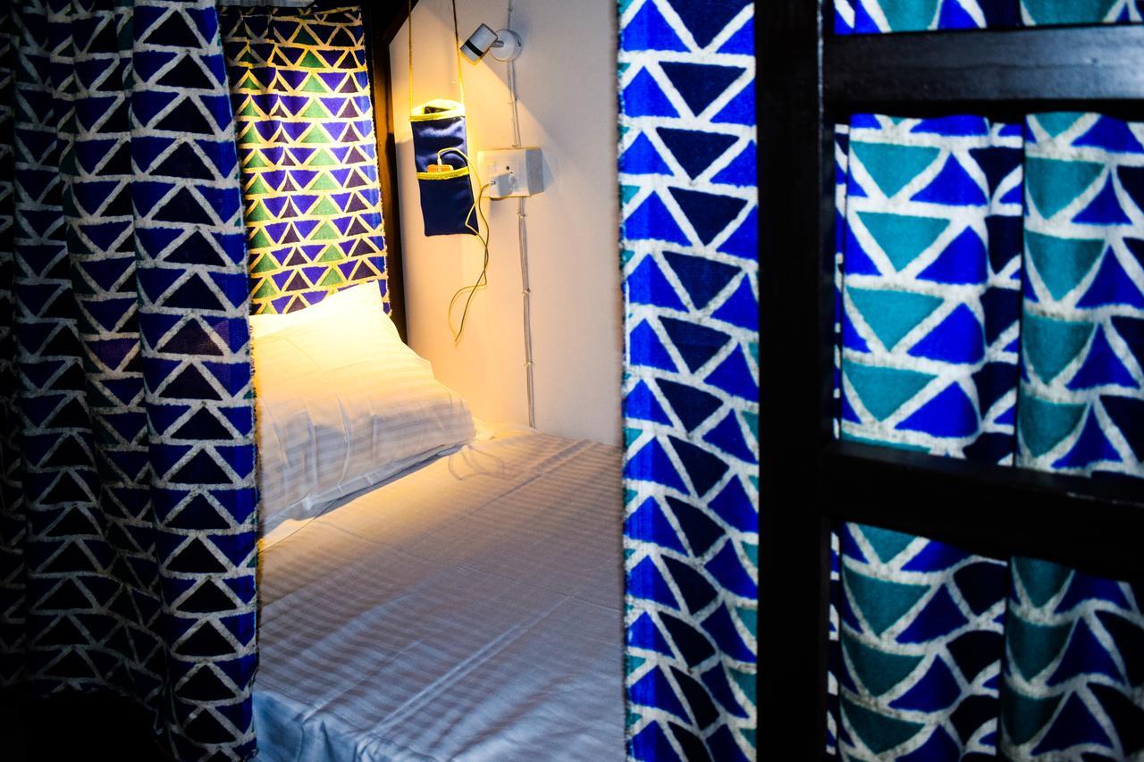 Roots Hostel Ню Делхи Екстериор снимка
