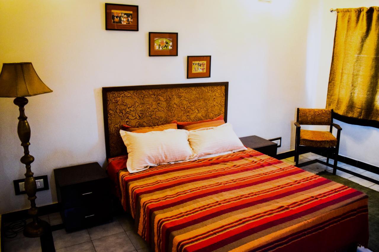 Roots Hostel Ню Делхи Екстериор снимка