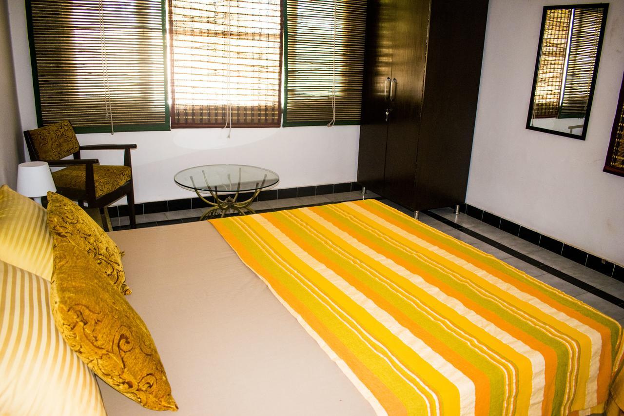 Roots Hostel Ню Делхи Екстериор снимка