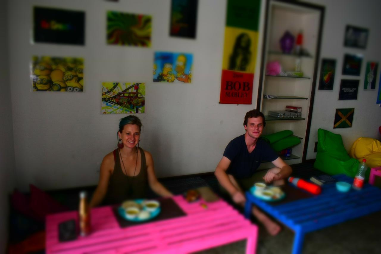 Roots Hostel Ню Делхи Екстериор снимка