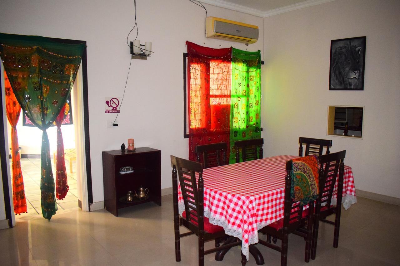 Roots Hostel Ню Делхи Екстериор снимка