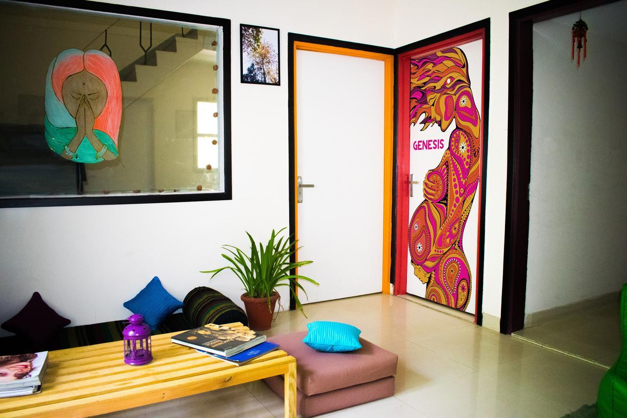 Roots Hostel Ню Делхи Екстериор снимка