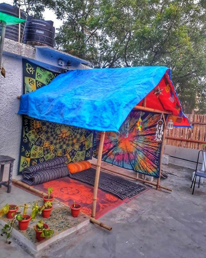 Roots Hostel Ню Делхи Екстериор снимка
